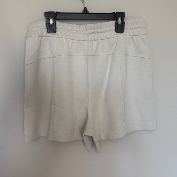 Lululemon Softstreme HR Short 4" - Picture 3 of 5